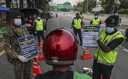 Piden a mujeres en Malasia no hacer enojar a maridos en la cuarentena; luego se disculpan 