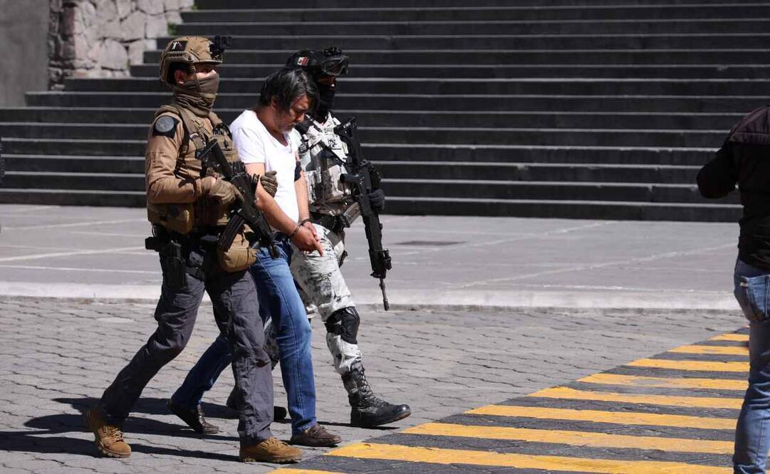 Operativo contra funcionarios municipales en Edomex lleva 7 detenidos. Foto: Arturo Hernández/EL UNIVERSAL