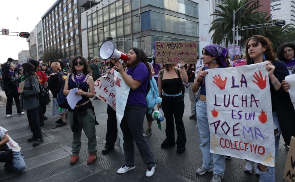 Avanzan contingentes durante la marcha del 25N en la CDMX con motivo del Día Internacional de la Erradicación de la Violencia contra las Mujeres (25/11/2025). Foto: Fernanda Rojas / EL UNIVERSAL