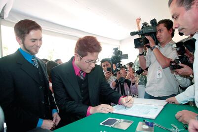 CNDH pide a legisladores avalar unión homosexual