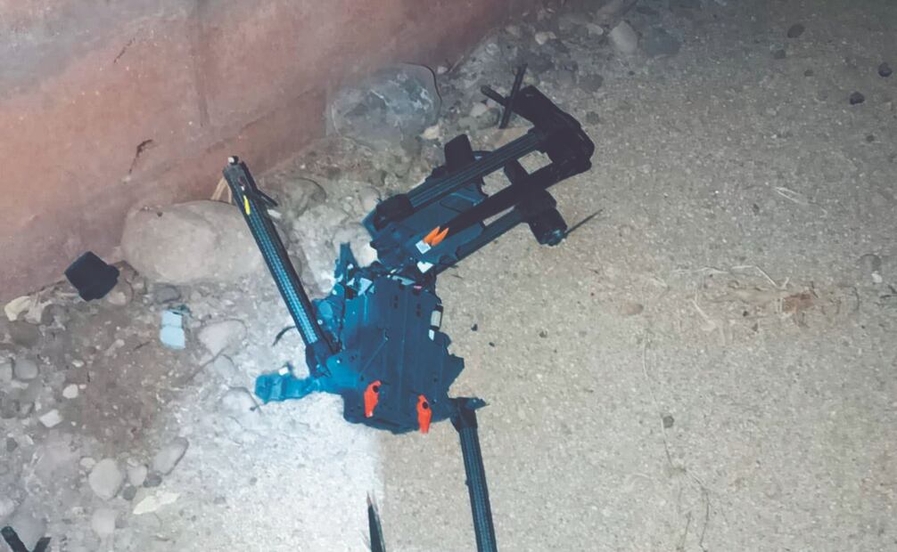 Según investigaciones federales, el dron con explosivos hizo impacto en el tanque de gasolina de la camioneta. Foto Especial