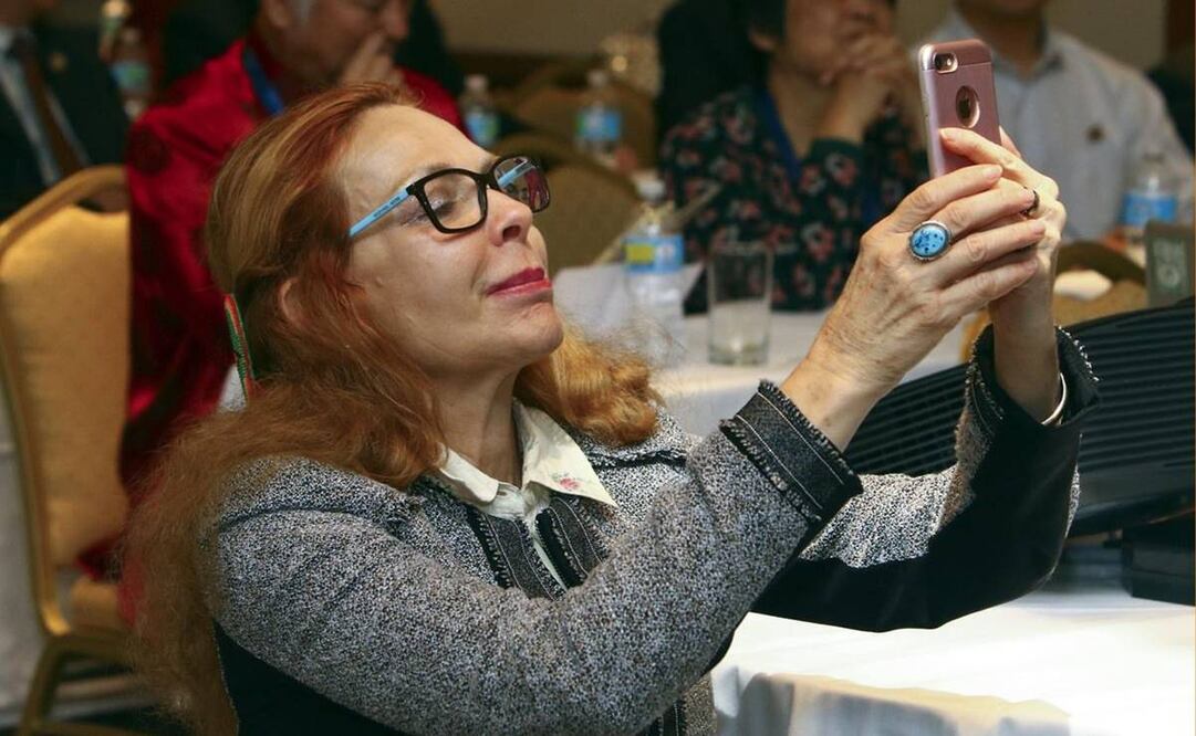 Eliane Karp, esposa del expresidente peruano Alejandro Toledo, durante la intervención del exmandatario en una conferencia en NY en 2017. Foto: EFE