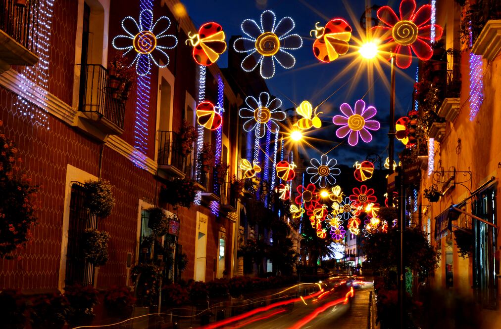 La instalación lumínica tiene una extensión de dos kilómetros. (Foto: Cortesía Turismo de Atlixco)