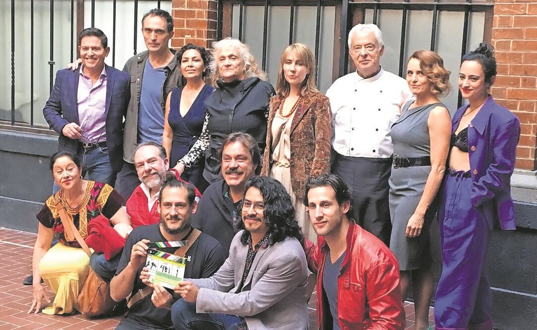 El equipo del filme que se basa en la novela de Hugo Hiriart dio el claquetazo ayer; después viajará a Chiapas. Foto: César Huerta/ EL UNIVERSAL.