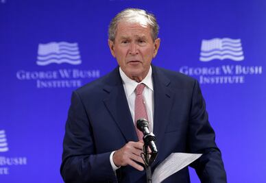 George W. Bush ve “pruebas claras” de interferencia rusa en voto en EU