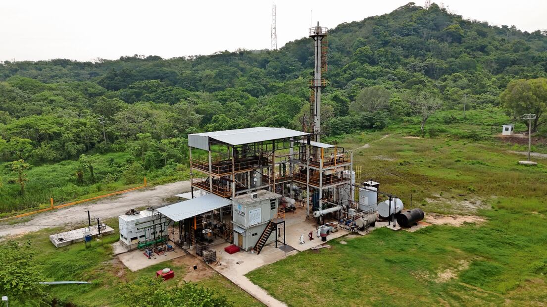 La minirrefinería operaba con fachada de una planta de tratamiento de residuos industriales. Foto: Diego Prado / EL UNIVERSAL