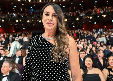 Karla Sofía Gascón regresa a los sets de filmación; compartirá créditos con la actriz Paz Vega
