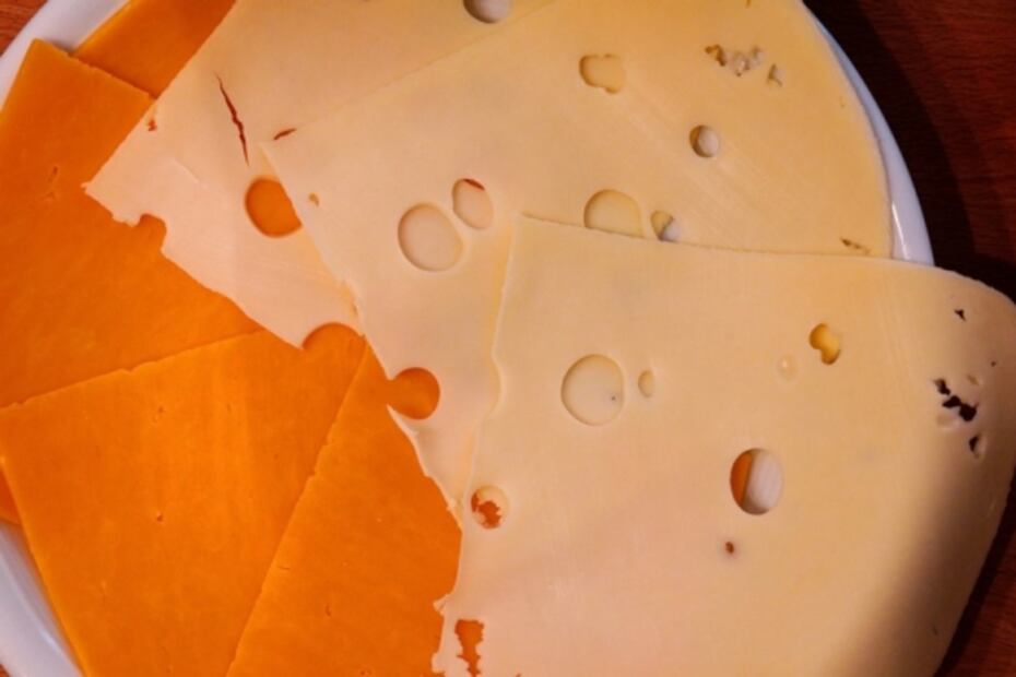¿Sabes de qué está hecho el queso amarillo?