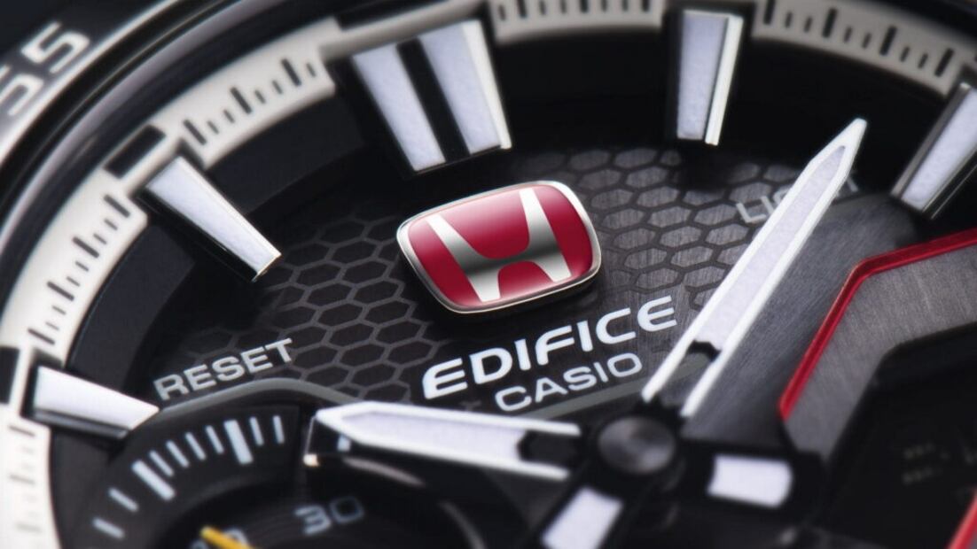 Este reloj es una colaboración entre Honda y Casio, inspirado en la familia Type R.