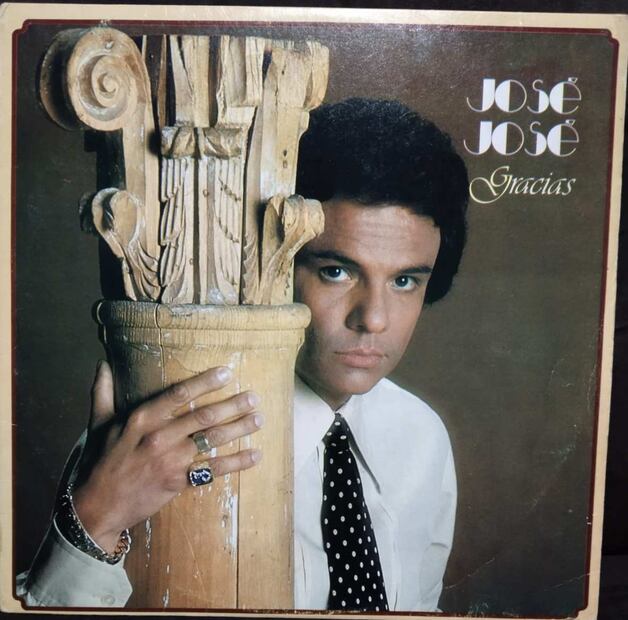 Portada del disco "Gracias" del cantante mexicano José José, lanzado en 1981.