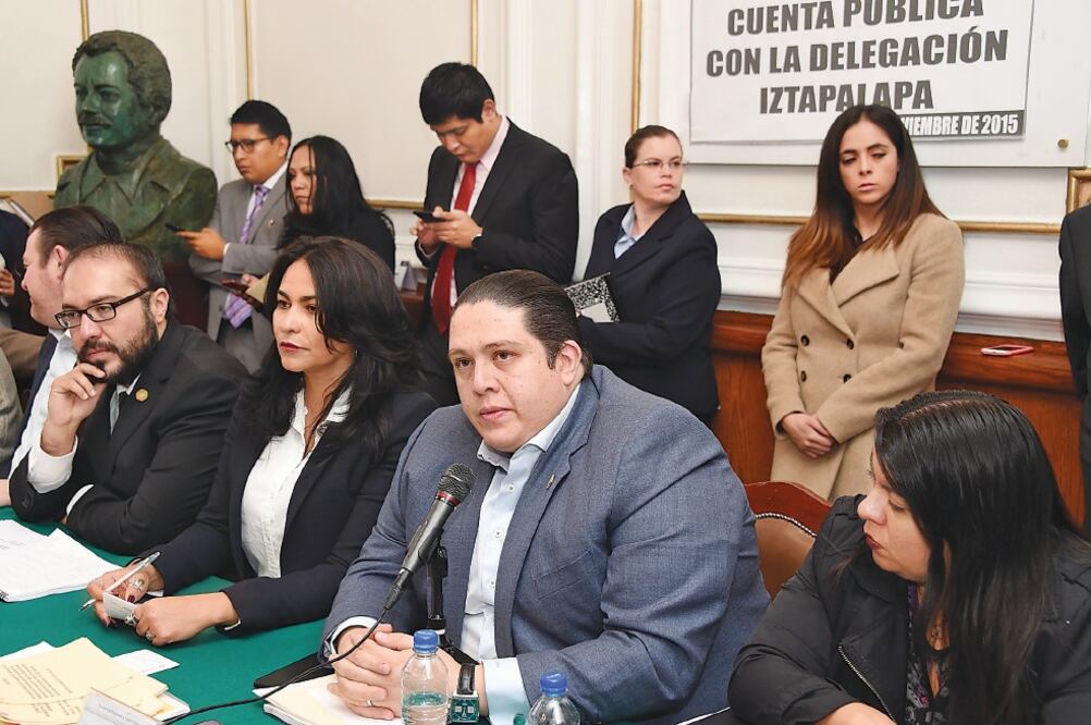 La delegada de Iztapalapa, Dione Anguiano, aseguró a los diputados que para salir avante en la demarcación son necesarios 6 mil 707.2 millones de pesos (ESPECIAL)