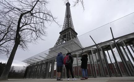 Empleados en huelga cierran por tercer día consecutivo la Torre Eiffel en París