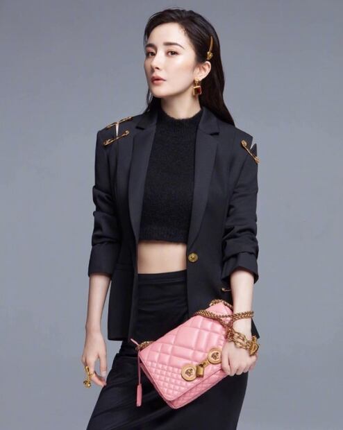 El error garrafal que obligó a Versace a disculparse ante China