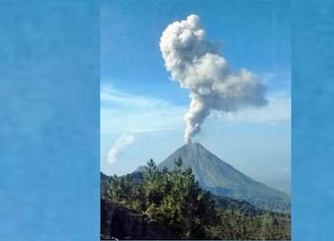 Volcán de Colima emite 2 grandes exhalaciones
