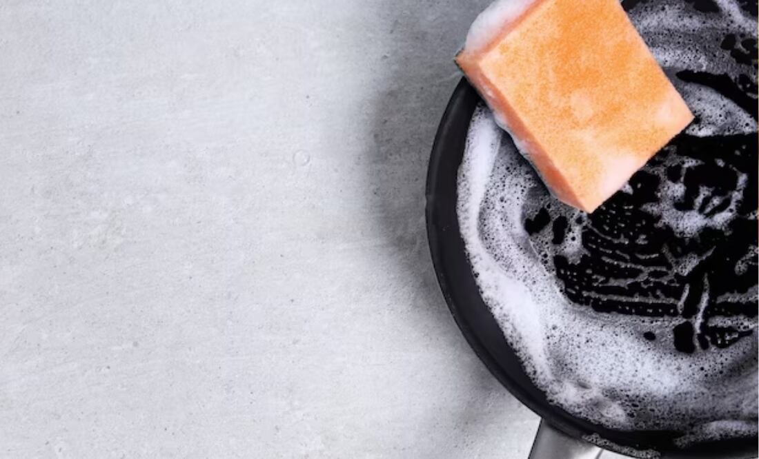 El sencillo truco para eliminar la grasa de la sartén. Fuente: Freepik