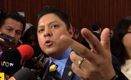 Pide PRD eliminar bonos a diputados