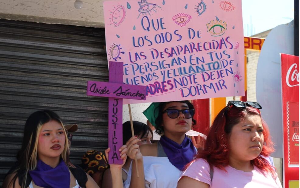 Mujeres protestan en la Fiscalía Regional de Nezahualcóyotl, Estado de México. Foto: Brenda Martínez/EL UNIVERSAL