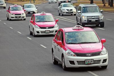 Listos, 2 mil 500 vehículos híbridos, informa Serrano 