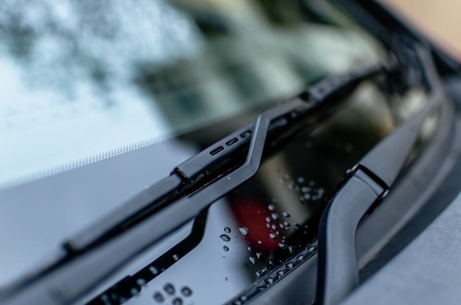 Los delincuentes dejan notas en el parabrisas del auto para darle credibilidad al modus operandi. Foto: Pixabay