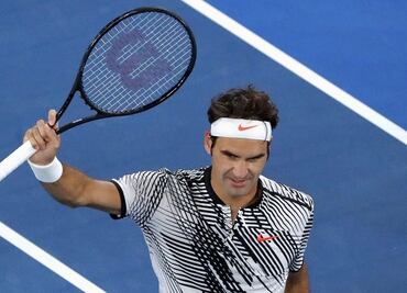 Roger Federer sigue firme en el Abierto de Australia
