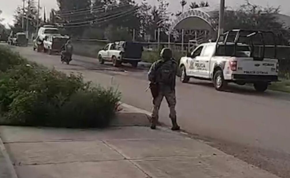 Tras la dispersión de los inconformes, los vehículos y su contenido fueron trasladados y puestos a disposición del Ministerio Público (23/07/2025). Foto: Especial