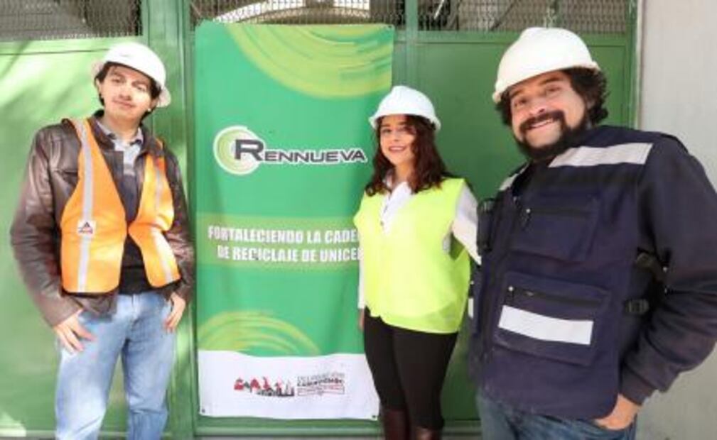 Jóvenes mexicanos crean máquina para reciclar unicel 