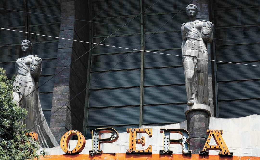 El Cine Ópera fue inaugurado en 1949 en la colonia San Rafael, Ciudad de
México. Destaca por su estilo art decó. Actualmente se encuentra abandonado. FOTO: DIEGO SIMÓN SÁNCHEZ/EL UNIVERSAL