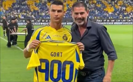 Fernando Hierro, exdirectivo de Chivas, le entregó a Cristiano Ronaldo un reconocimiento por sus 900 goles