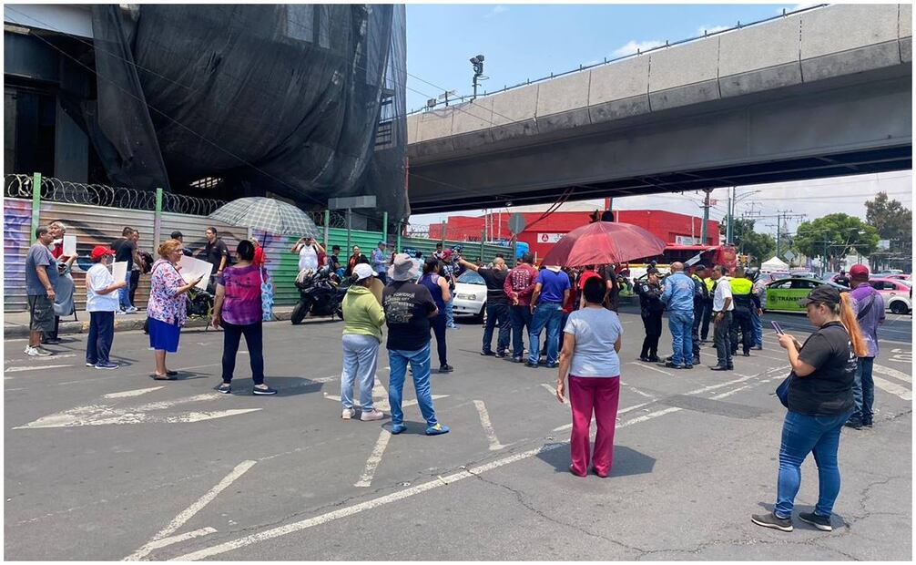 Bloqueo Martín Carrera. Foto: Especial