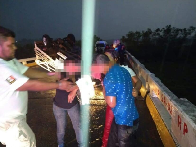 Vuelca autobús con simpatizantes del PES en Chiapas; hay un muerto y 10 heridos