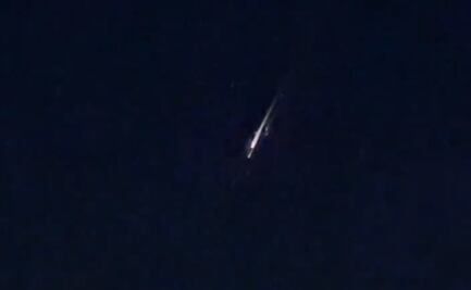 VIDEO: Reportan desintegración de satélite de Starlink sobre Europa; testigos lo confunden con meteorito