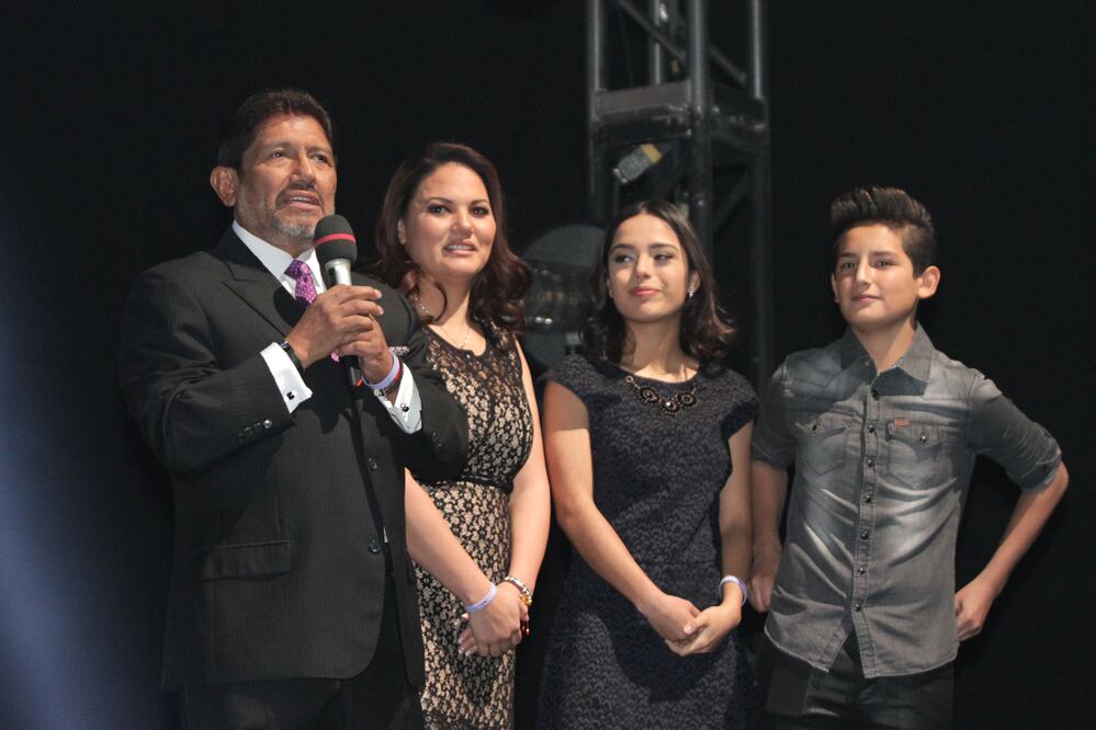 Acompañado por el elenco de su historia, el productor Juan Osorio presentó de manera oficial el melodrama “Sueño de amor”, que llegará a las pantallas este 22 de febrero (CARLOS MEJÍA. EL UNIVERSAL)