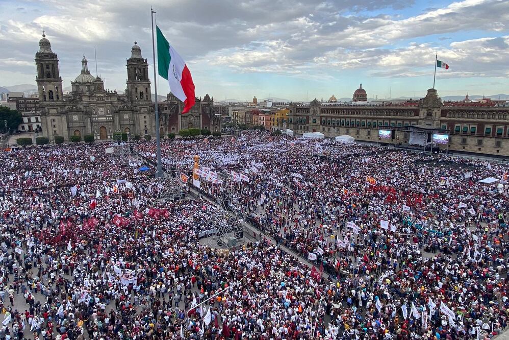 La plancha del Zócalo en el mensaje de AMLO. Fotografía de Berenice Fregoso de EL UNIVERSAL