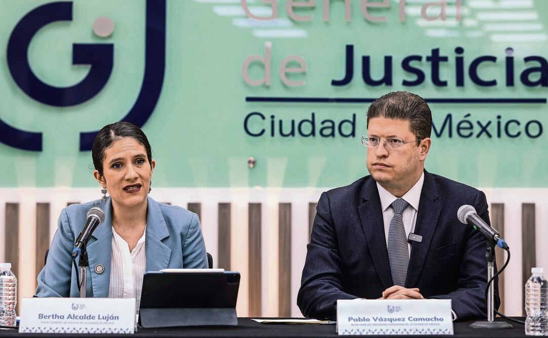 La fiscal Bertha Alcalde y el secretario Pablo Vázquez dieron detalles de la investigación. Foto: Gabriel Pano / EL UNIVERSAL