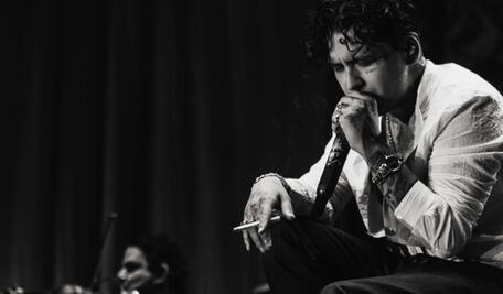 “No se le entiende”: Christian Nodal enfrenta críticas tras interpretar "Stand by me" en vivo