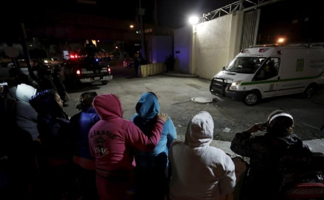 Rescue workers could be seen bringing injured inmates, at least some with burns. (Photo: Reuters) 