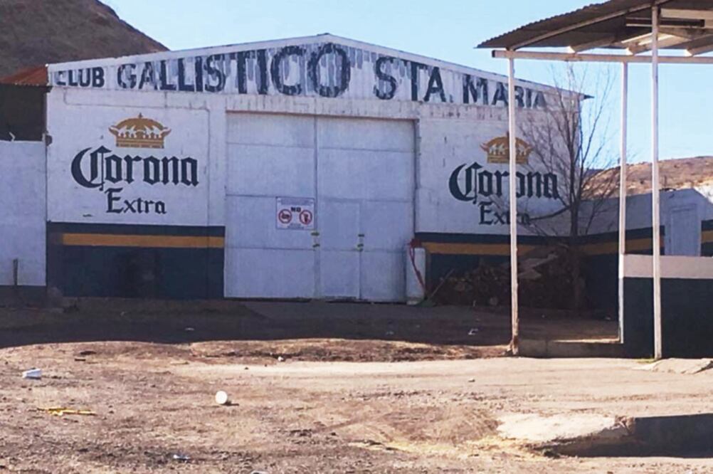 El Club Gallístico está a un costado del motel La Escondida, dentro de un mismo predio; las autoridades indagan si ambos negocios tienen vínculo. Foto: CORTESÍA