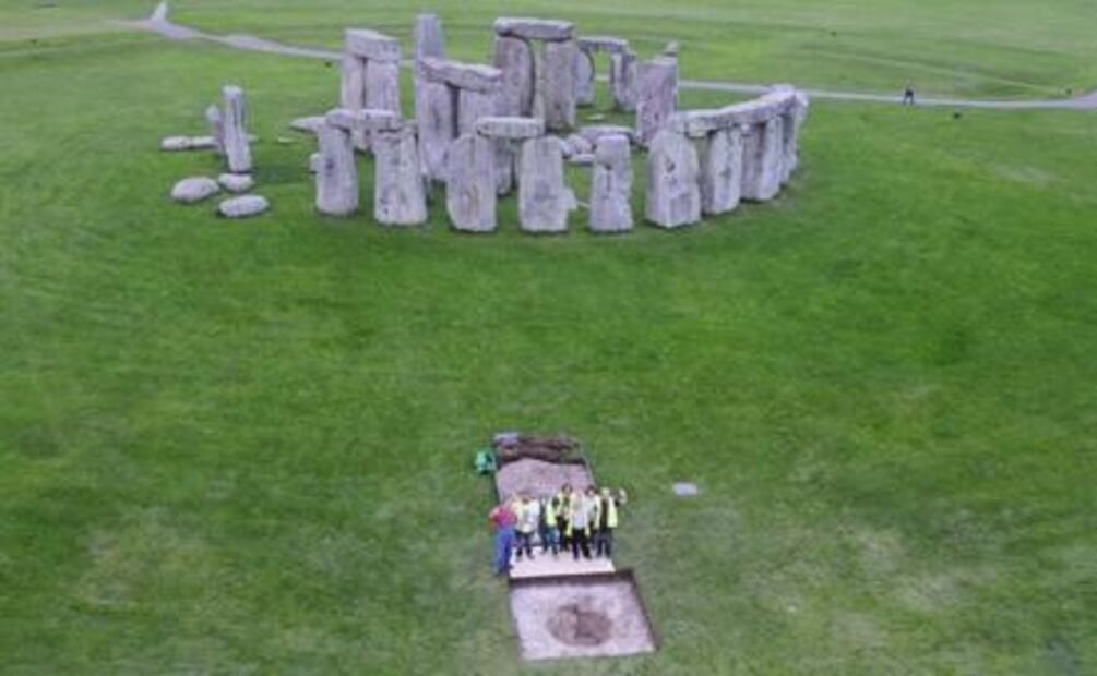 Revelan misterio de los cuerpos enterrados en Stonehenge hace 5  mil años