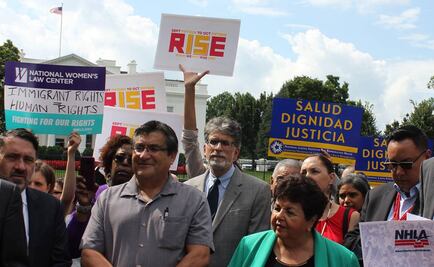 Entre la incertidumbre y el orgullo, hispanos de EU celebran su mes