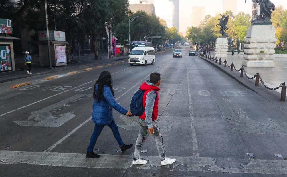 Avenida Juárez, otra de las vialidades importantes, también lució vacía este miércoles de Navidad. Fotos: Axel Sánchez/ EL UNIVERSAL