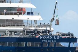 Crucero afectado por hantavirus zarpa rumbo a Países Bajos; evacúan a 125 pasajeros y tripulantes en Tenerife