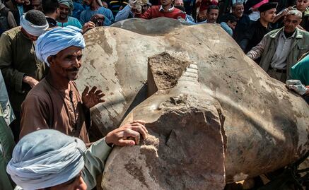 Hallazgo de estatuas faraónicas ilumina barrio egipcio