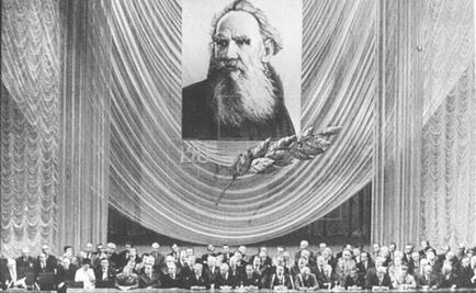 Rusia homenajea a Tolstói con un maratón de lectura