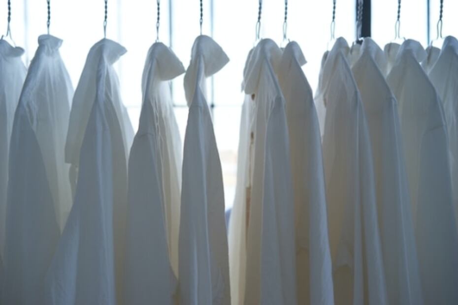 Cómo volver a blanquear la ropa amarillenta