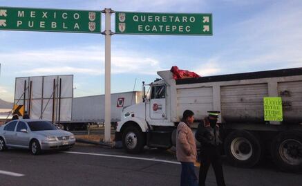 Por gasolinazo, bloquean autopista México-Puebla