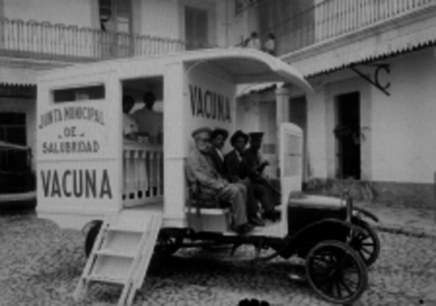 En 1923 se propuso que quien no quisiera vacunarse, debía pagar una multa de cinco pesos