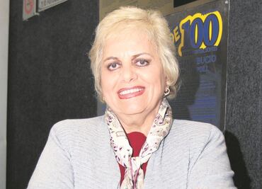 Tina Galindo lamenta no tener noticias de José José