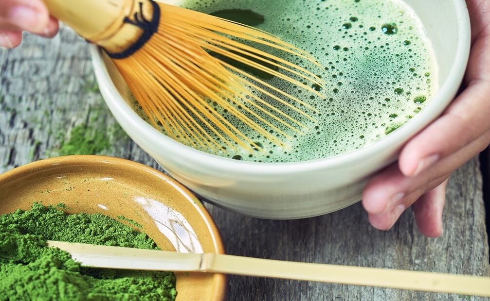Se recomienda consumir al día de una a dos tazas de matcha. Foto: Istock