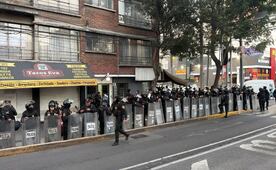 Desalojan edificio en Narvarte Poniente por presunta invasión; colocan sellos y resguardan inmueble