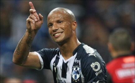 Carlos Sánchez jugará con Santos de Brasil